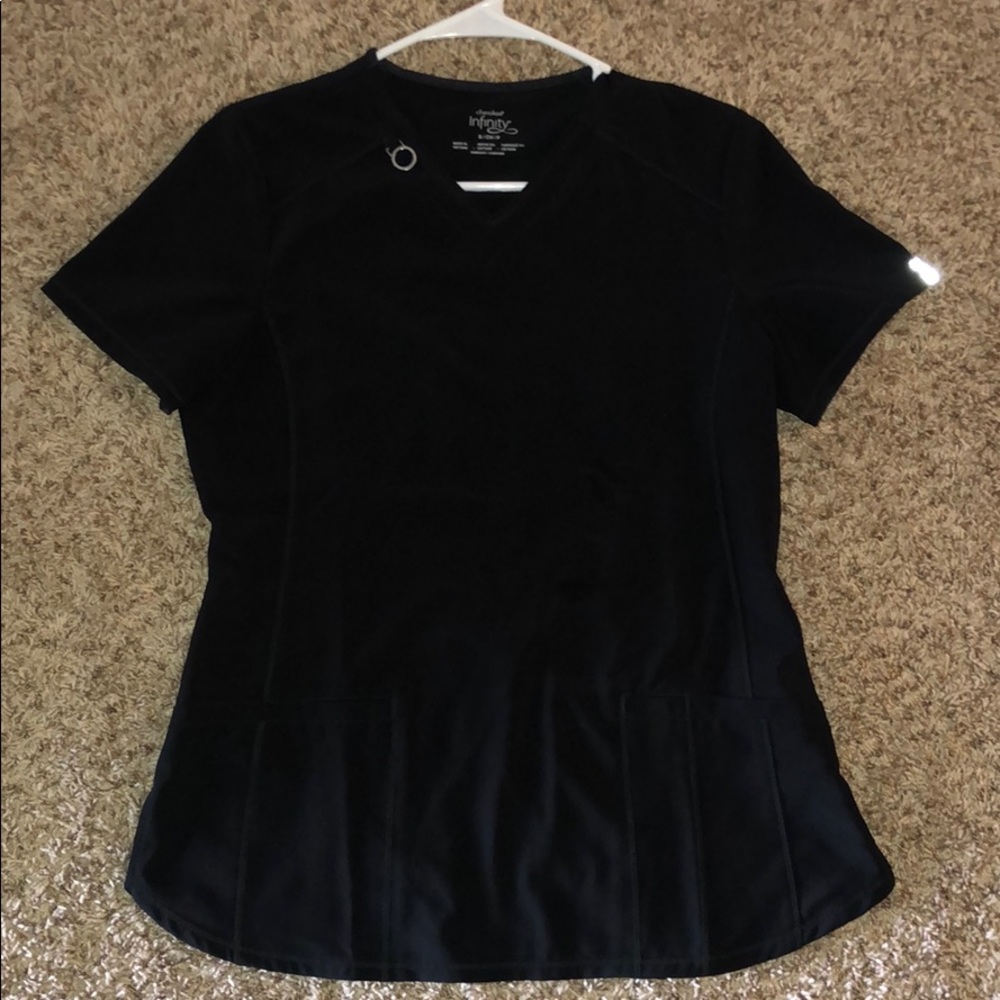 Cherokee infinity scrub top in black